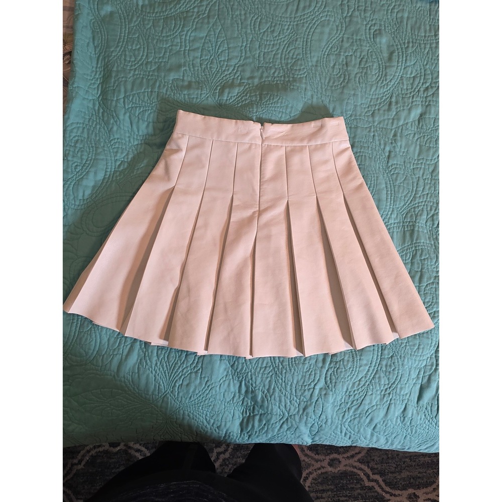 Aritzia Sunday Best Olive Pleated White Vegan Leather Mini Skirt 02-07-7372-FA22 - Picture 4 of 10